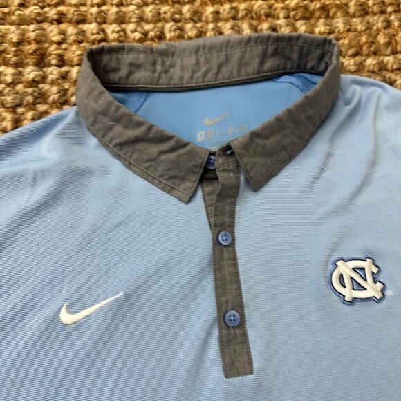 Nike North Carolina Tar Heels Dri-FIT Polo Shirt Carolina Blue Gray (2XL) Mens - Picture 1 of 5